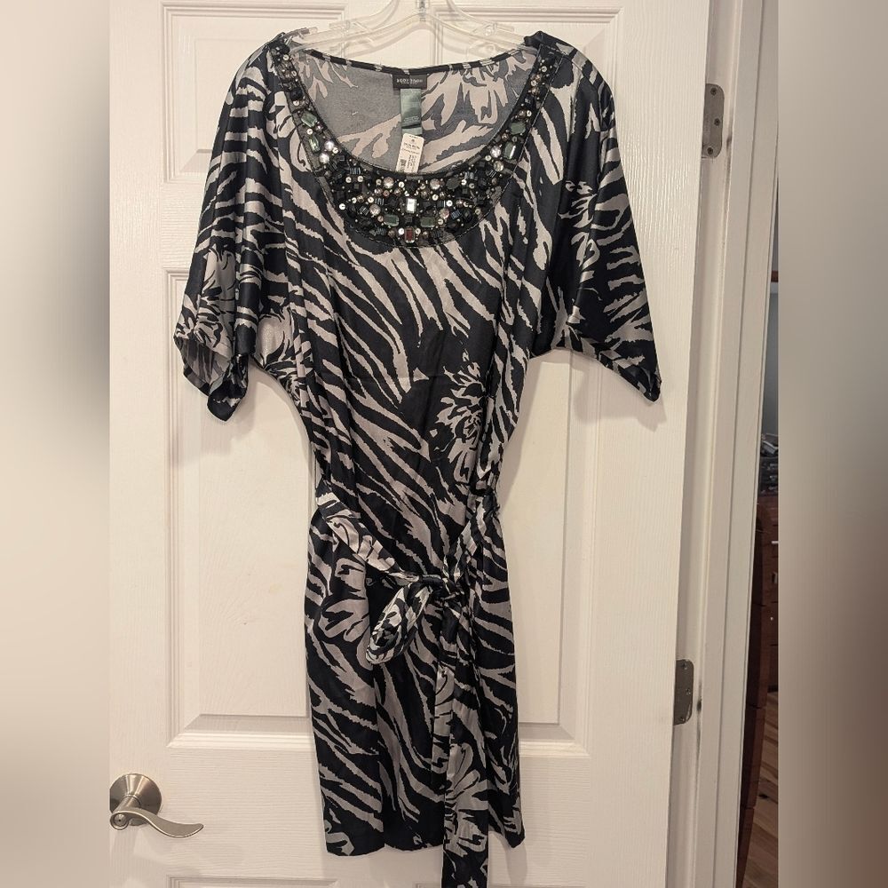 NWT Bisou Bisou Embellished Zebra  Midi White Black Boho dress Short Sleeve 10